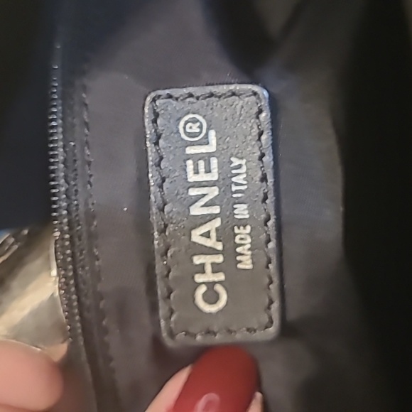 BLACK Chanel travel line hand bag tote W/COA Sunday Sale Today only - Picture 13 of 15